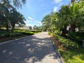 2275 Alden Ln in Palm Harbor, FL - Building Photo - Building Photo
