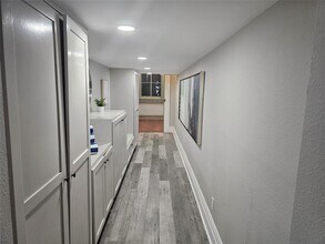 2116 1/2 The Strand in Galveston, TX - Building Photo - Building Photo