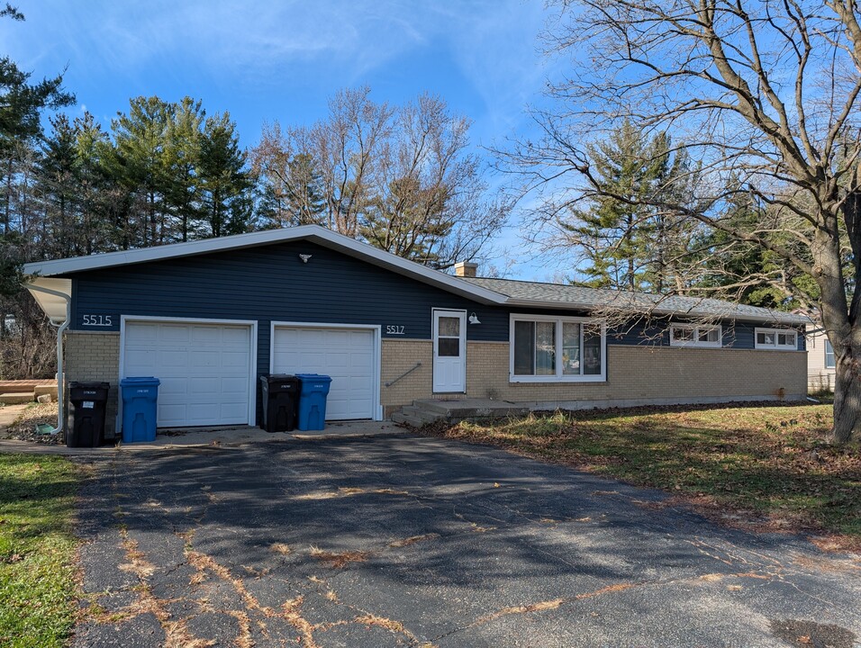 5517 Fieldstone Ln in Madison, WI - Building Photo