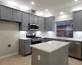7121 Hillshire Ln in Sachse, TX - Foto de edificio - Building Photo