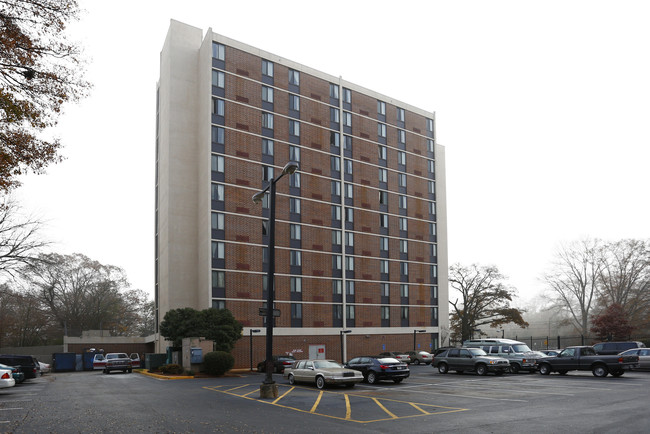 Branan Towers in Atlanta, GA - Foto de edificio - Building Photo