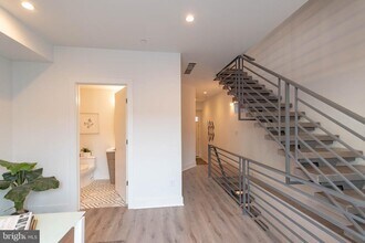 105 Olive St in Philadelphia, PA - Building Photo - Building Photo