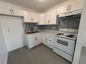 15878 Edwin St in Mojave, CA - Building Photo - Building Photo
