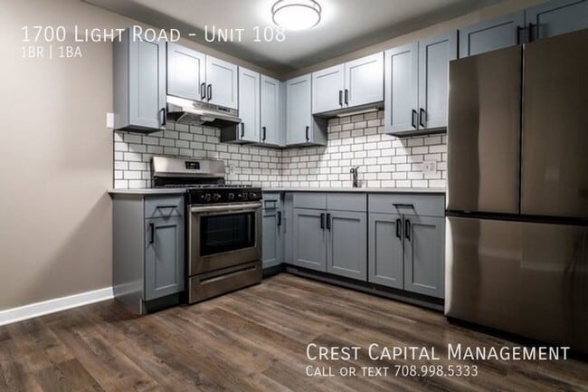 1700 Light Road in Oswego, IL - Foto de edificio - Building Photo