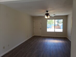 2411 Cottage Dr in Auburn, CA - Building Photo - Building Photo