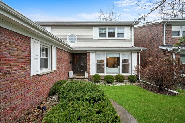 5238 Pratt Ave in Skokie, IL - Building Photo - Building Photo