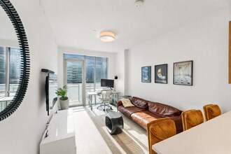 222 West Ave, Unit 1609 in Austin, TX - Foto de edificio - Building Photo