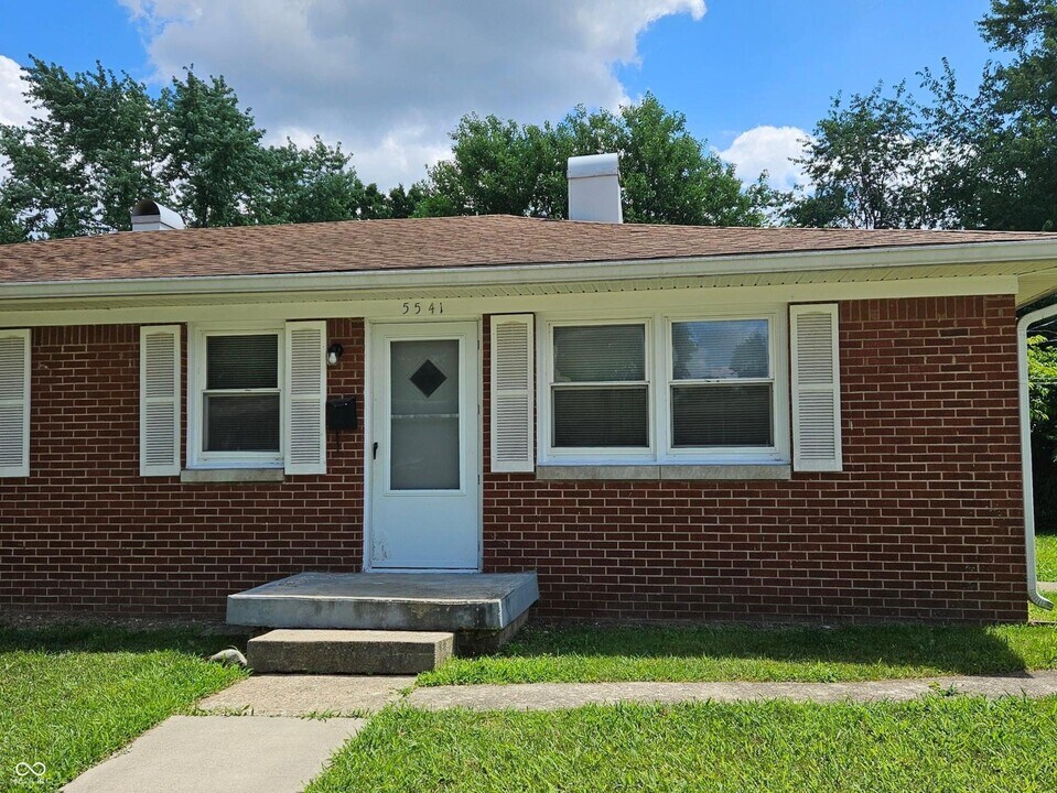 5541 E 40th St in Indianapolis, IN - Building Photo