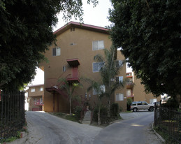218-222 W Olive Ave in La Habra, CA - Building Photo
