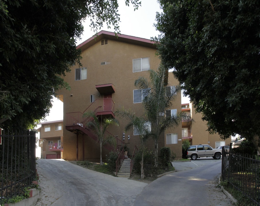 218-222 W Olive Ave in La Habra, CA - Foto de edificio