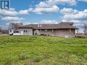 33260 Pettit Rd in Wainfleet, ON - Building Photo - Building Photo