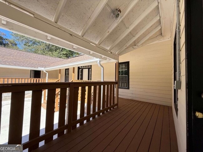 property at 6 W Oak St