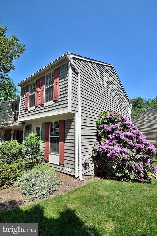 11912 Fieldthorn Ct in Reston, VA - Building Photo - Building Photo