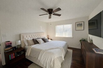 10506 Kirkgreen Dr in Houston, TX - Building Photo - Building Photo