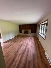 19 Plainview Dr in Coraopolis, PA - Building Photo - Building Photo
