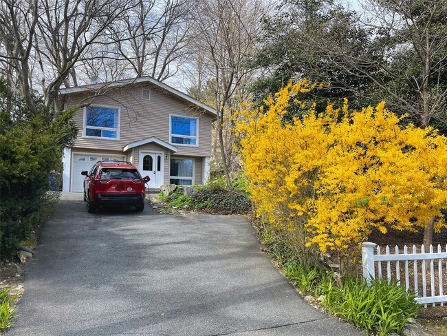 property at 3 Benders Dr