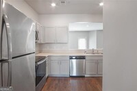 6058 Rockaway Rd in Atlanta, GA - Building Photo - Building Photo