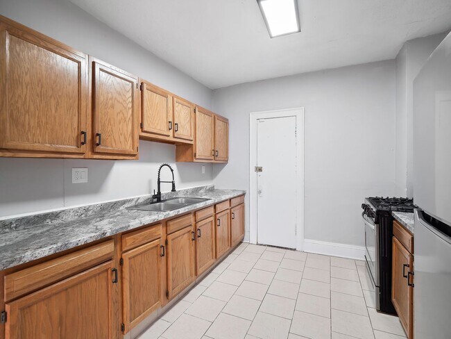 Middlehurst Apartments in Cleveland Heights, OH - Building Photo - Interior Photo