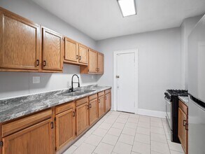 Middlehurst Apartments in Cleveland Heights, OH - Building Photo - Interior Photo