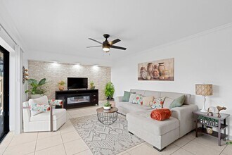 3904 39th Way in West Palm Beach, FL - Building Photo - Building Photo