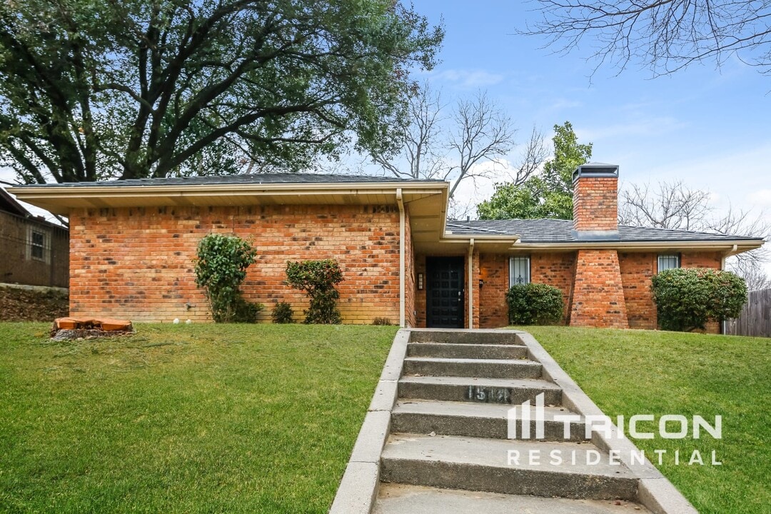 1514 Juneau Dr in Grand Prairie, TX - Building Photo