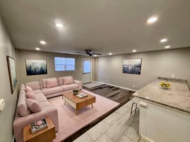 114 1/2-26-22 S 6th St in Council Bluffs, IA - Building Photo