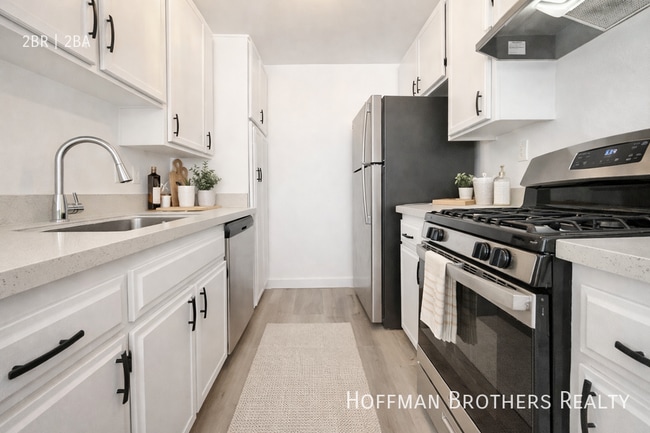 11817 Victory Blvd, Unit 114