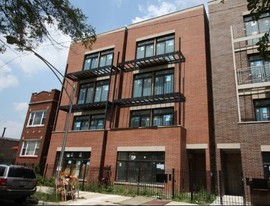 3130-3134 W Walton St Apartments