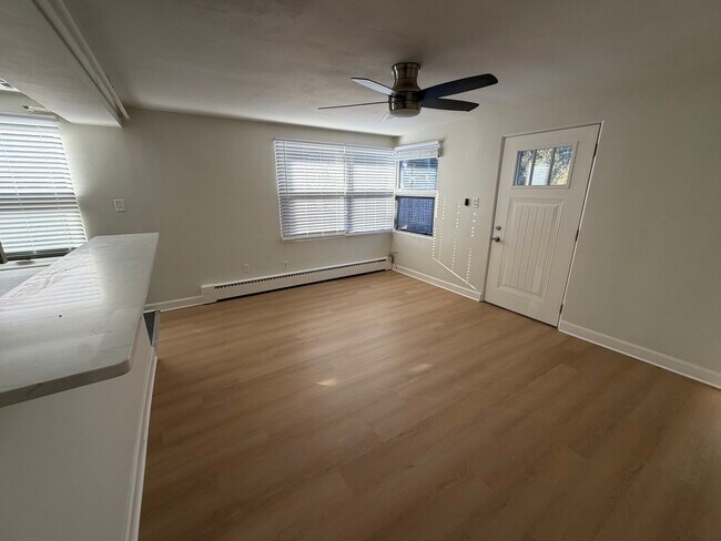 26 E Washington Ave in Lake Bluff, IL - Foto de edificio - Building Photo