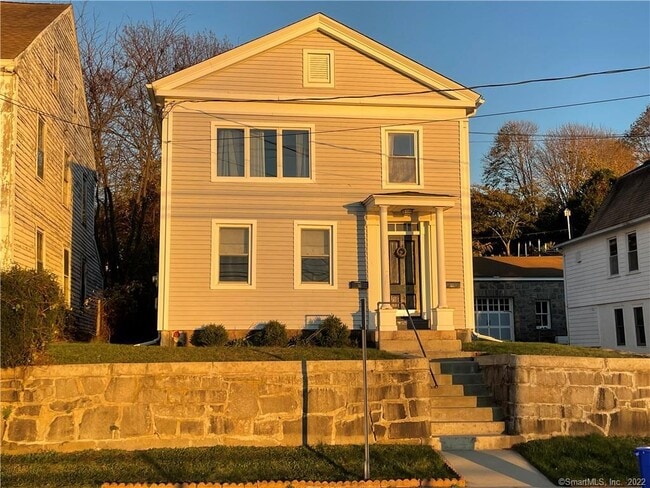 property at 112 Thames St