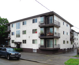 Minty Apts And Gilmar Apartments in Seattle, WA - Foto de edificio - Building Photo