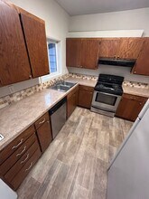 961 Elrod Ave-Unit -961 Elrod in Coos Bay, OR - Building Photo - Building Photo