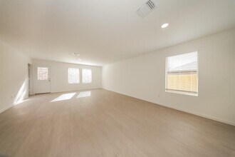 9116 SW 20th St in Oklahoma City, OK - Building Photo - Building Photo