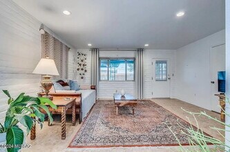 3033 N Cherry Ave, Unit 3033 in Tucson, AZ - Foto de edificio - Building Photo