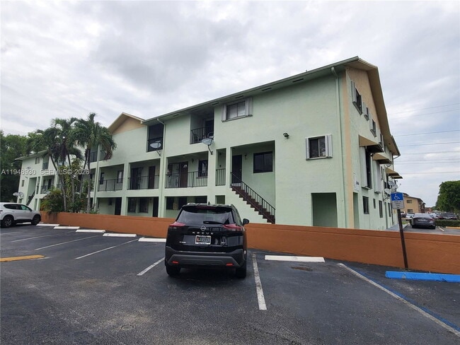 property at 1519 W 42nd Pl