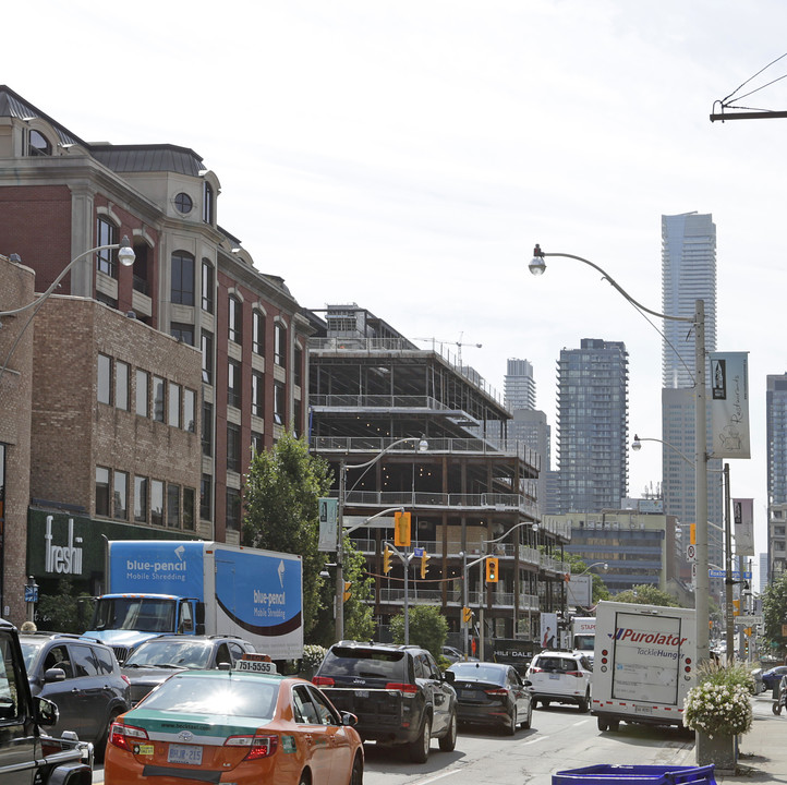 Hill and Dale Residences in Toronto, ON - Building Photo