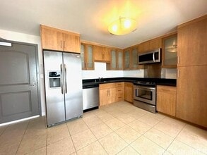 1009 Kapiolani Blvd in Honolulu, HI - Foto de edificio - Building Photo