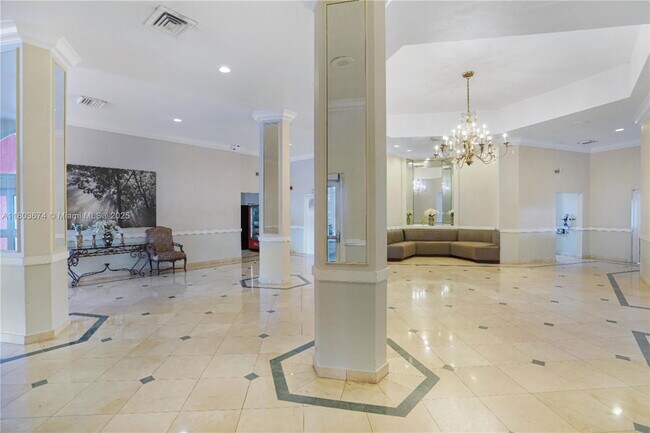 1301 NE Miami Gardens Dr in Miami Gardens, FL - Foto de edificio - Building Photo