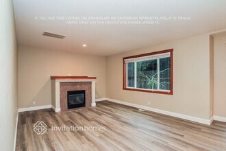 13824 172nd Pl E in Puyallup, WA - Foto de edificio - Building Photo