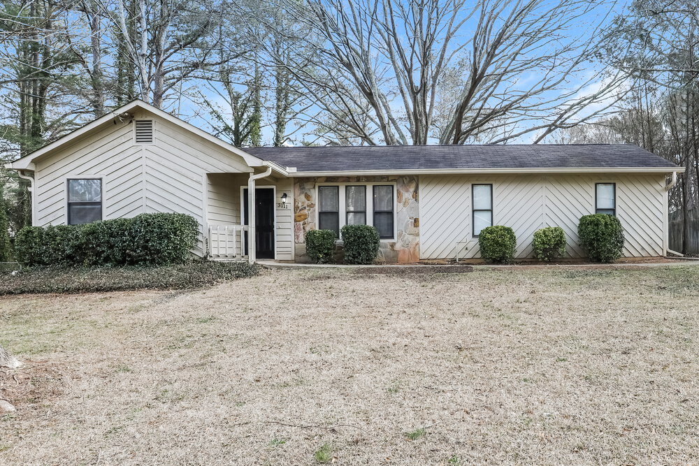 3111 Palomino Dr in Powder Springs, GA - Building Photo