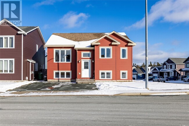 2 Bulrush Ave in St John's, NL - Building Photo - Building Photo