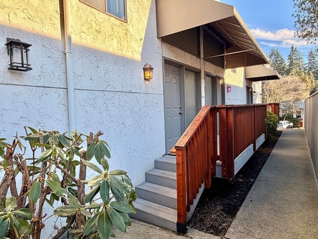 8827 23rd Ave NE in Seattle, WA - Building Photo - Building Photo