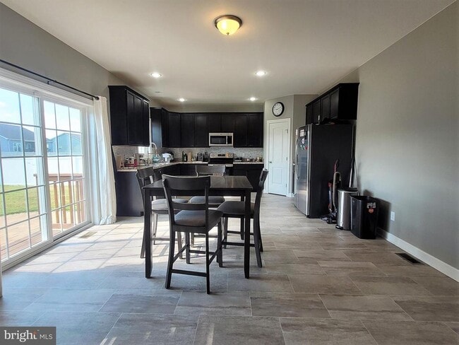 252 Hightide Dr in Frederica, DE - Building Photo - Building Photo
