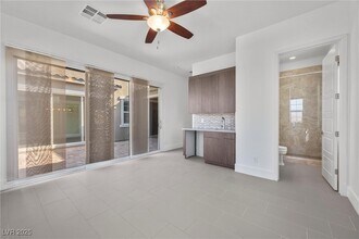 6243 Carol Butte Ct in Las Vegas, NV - Building Photo - Building Photo
