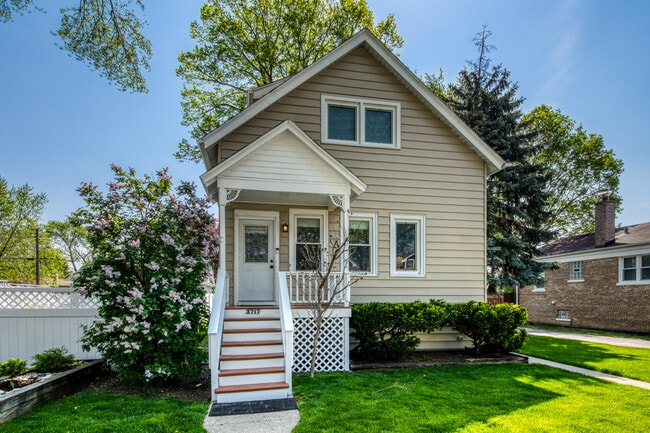 3717 Highland Ave in Berwyn, IL - Building Photo - Building Photo