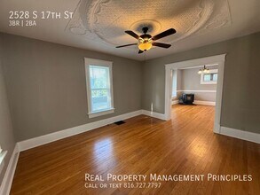 2528 S 17th St in St. Joseph, MO - Building Photo - Building Photo