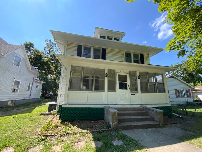property at 1208 Grant St