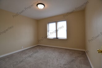 120 E North St, Unit B1 in Manhattan, IL - Foto de edificio - Building Photo