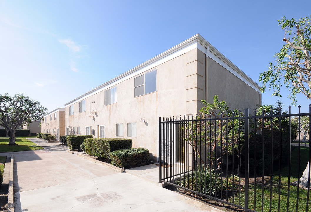 Townhome 2 bed 1.5 Bath in Anaheim in Anaheim, CA - Foto de edificio