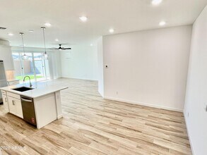 6949 W Buckhorn Trail in Peoria, AZ - Foto de edificio - Building Photo